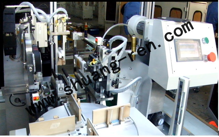 軟包電池自動(dòng)貼膜機